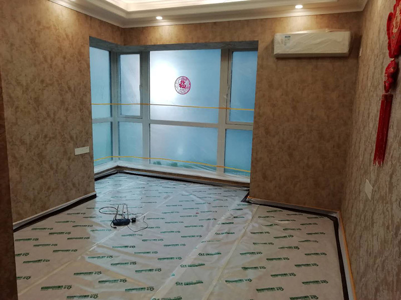 別墅全屋翻新保護：在施工過程中，有些分項、分部工程已經完成，其他工程尚在施工，或者某些部位已經完成，其他部位正在施工，如果對已完成的 成品，不采取妥善的措施加以 保護，就會造成損傷，影響質量。這樣，不僅會增加修補工作量，浪費工料，拖延工期；更嚴重的是有的損傷難以恢復到原料，成為永久性的缺陷。因此，搞好成品保護，是一項關系到確保工程質量、降低工程成本，按期竣工的重要環節