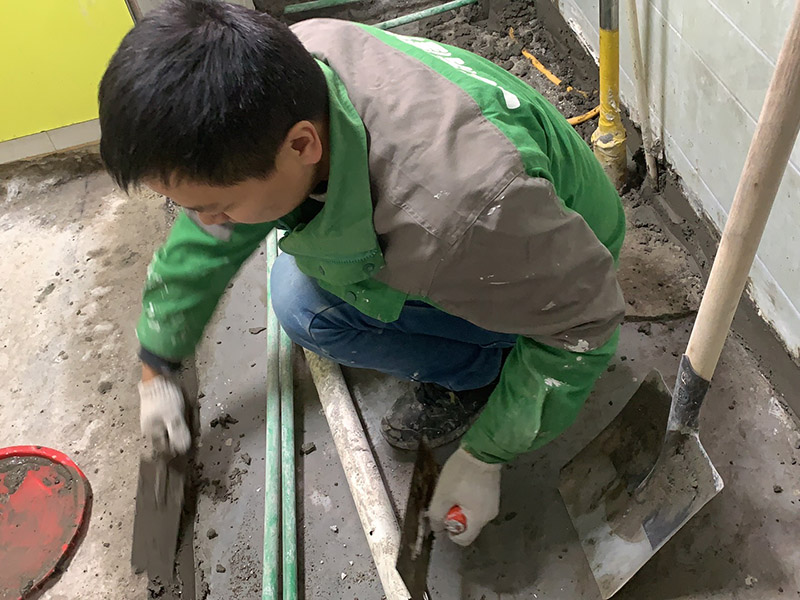 ?？诘嘏苈┧S修前如何找漏水原因