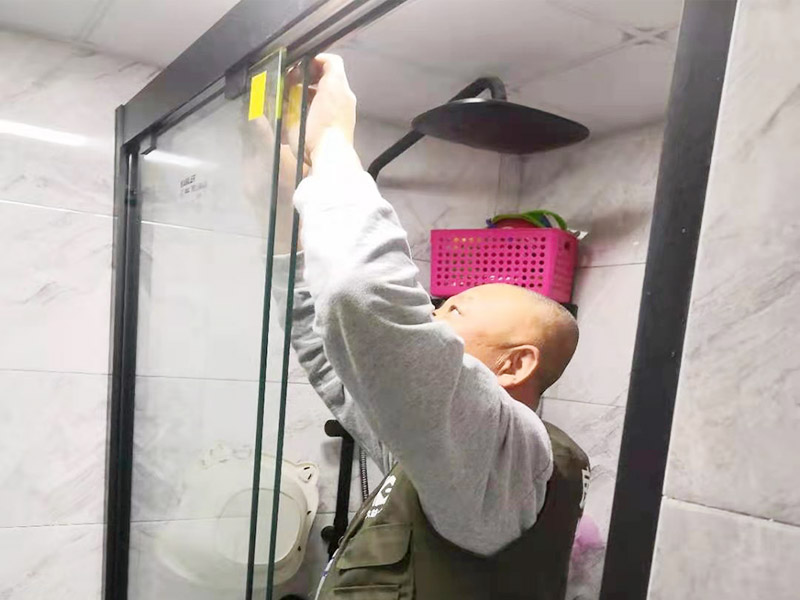 寶雞哪里有浴室門安裝的，浴室門安裝的專業工人怎么找