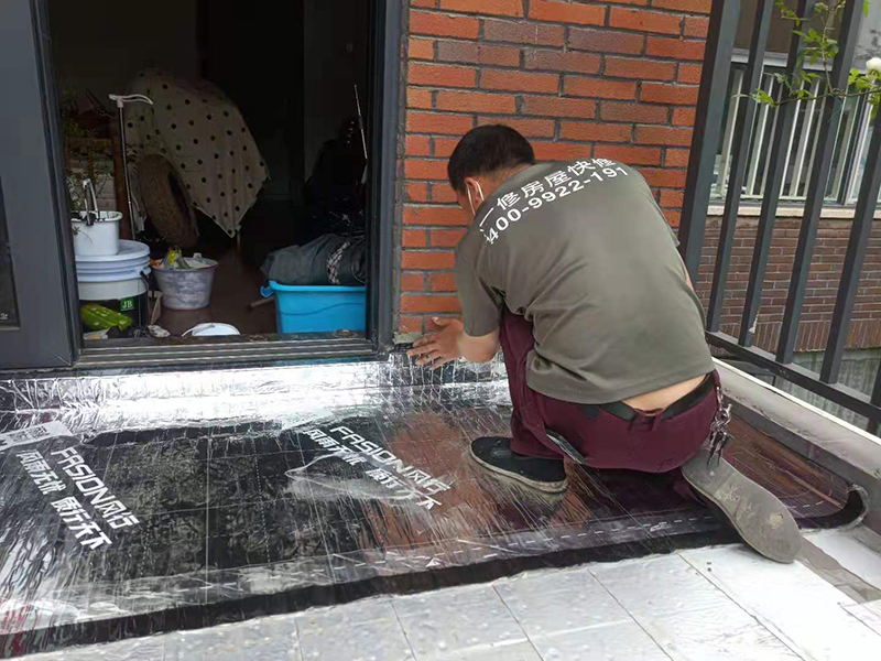 黃埔區(qū)地磚防水多少錢一平米？不敲瓷磚