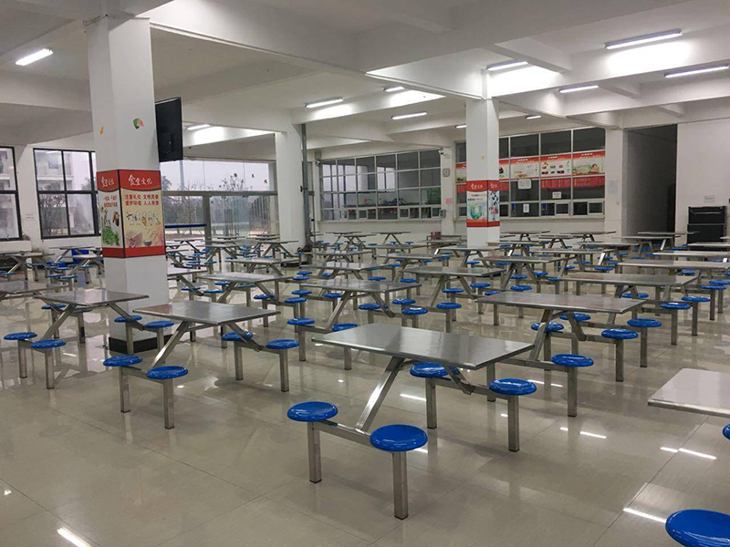 食堂地面用什么防滑材料好？學校食堂改